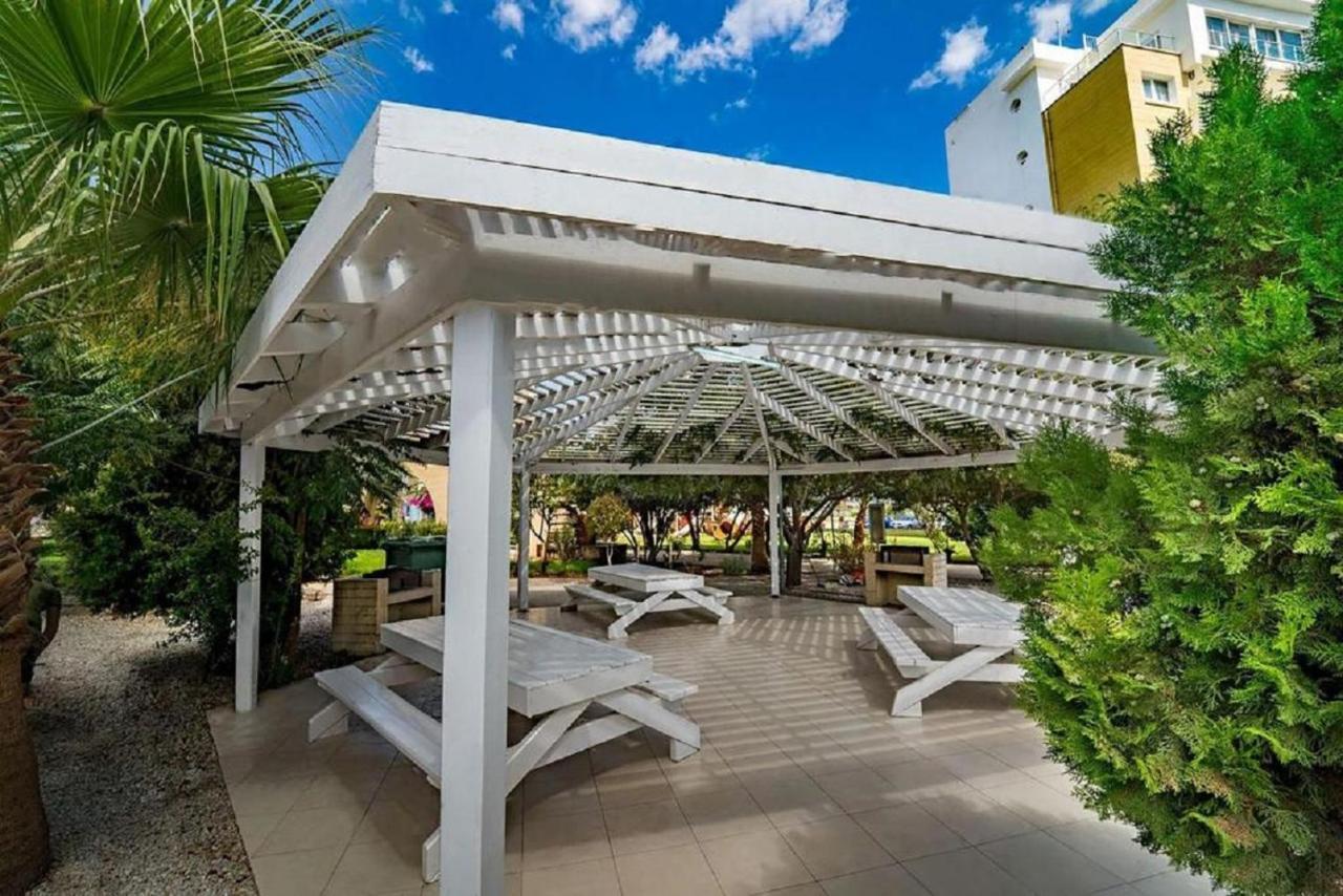Spartacus Pool Apartments In Caesar Resort & Spa Trikomo Exterior foto